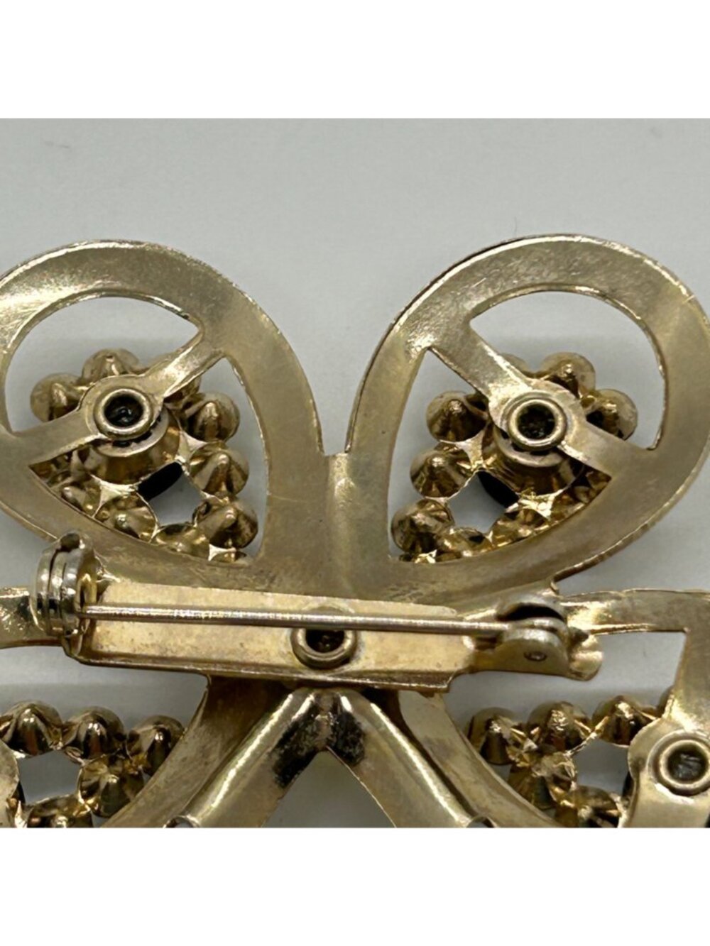 Vintage Gold Tone Flower Brooch Black Clear Rhinestones Faux Pearl Center Floral - Picture 11 of 12